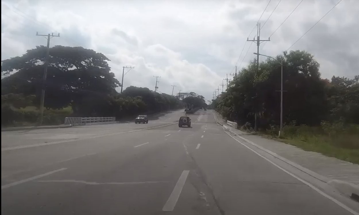 three-wheelers right-hand lane rule